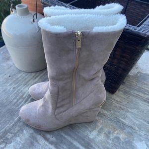 Juicy Couture Beige Tan Winter Zipper Boots